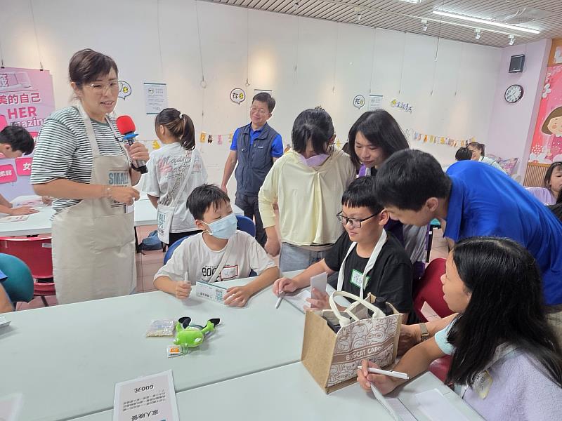 營隊注重實作體驗與親子合作、建立金錢觀也促進親子關係