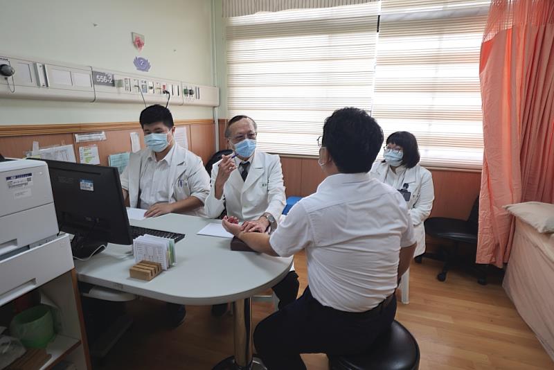 花蓮慈濟醫院中醫腫瘤中心主任賴東淵教授表示，「更年期」並不是一種疾病，更年期是人從中年期過渡到老年期的階段。