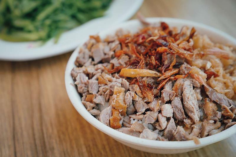 《臺灣米其林指南2025》首度推薦新竹美食，本期封面故事報導的「原味鴨肉麵」雀屏中選成為必比登推介名單之一。