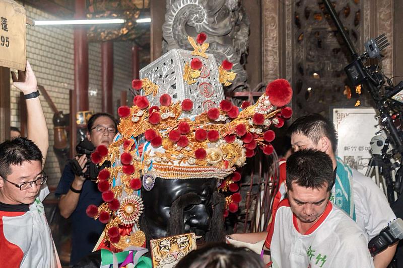 新竹都城隍廟舉行「福門大開」儀式。