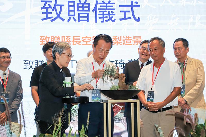 2025嘉義縣祈禱早餐會「農工科技大縣.攜手神愛無限」-3