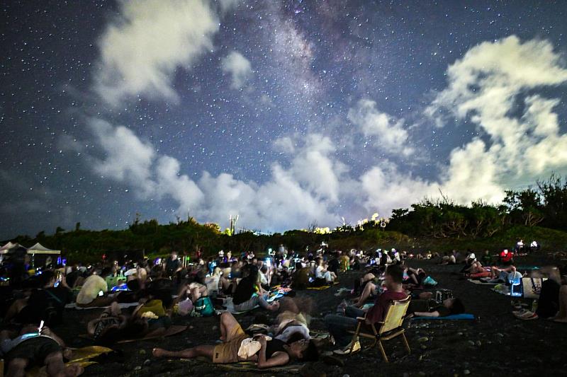 三仙台星空閃耀！台東「成功」最美星空音樂會 近三千位民眾共賞星空