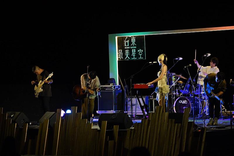三仙台星空閃耀!台東「成功」最美星空音樂會 近三千位民眾共賞星空