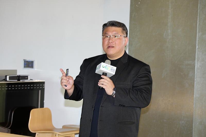 一、遠傳資訊長胡德民受邀以「AI新科技賦能永續智慧城」為題，為新北市政府「智慧永續發展學習計畫」進行演講。(圖片來源：ESG遠見共好圈)