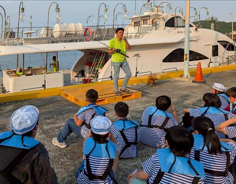 景文科大夏令營 陪家扶孩童探索賈桃樂海洋世界