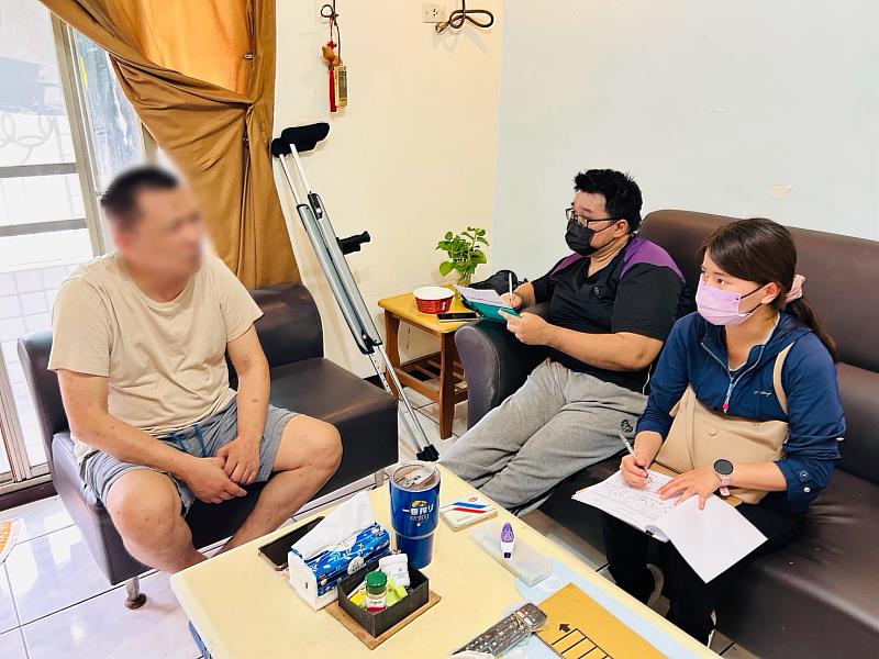 圖1 社工同儕員家訪與障礙者擬定自立生活計畫