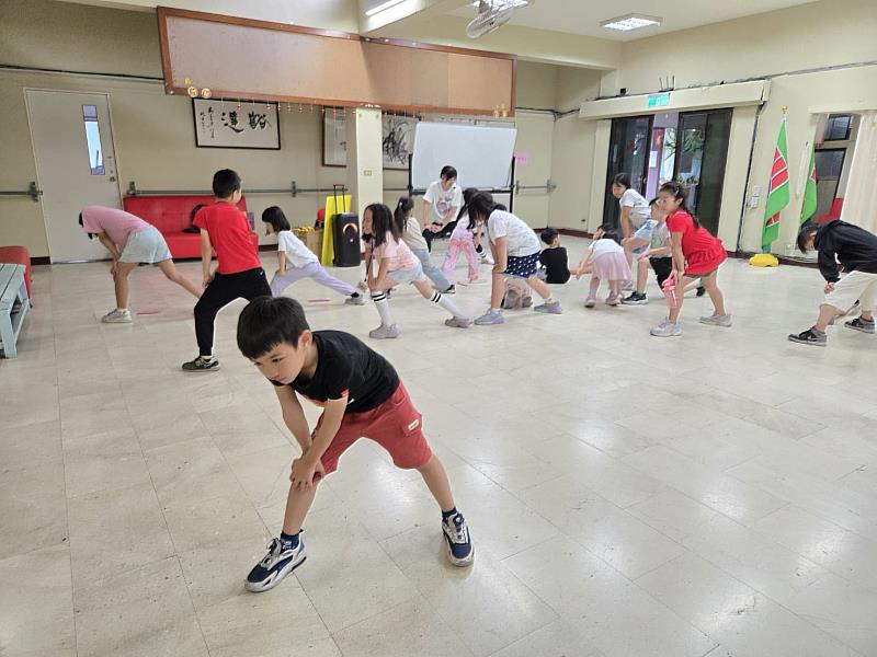 救國團花蓮終身學習中心主辦的「114年暑期兒童暑期成長營」於8月22日舉行結業式，為期8週的精彩課程在歡笑與感動中畫下完美句點。