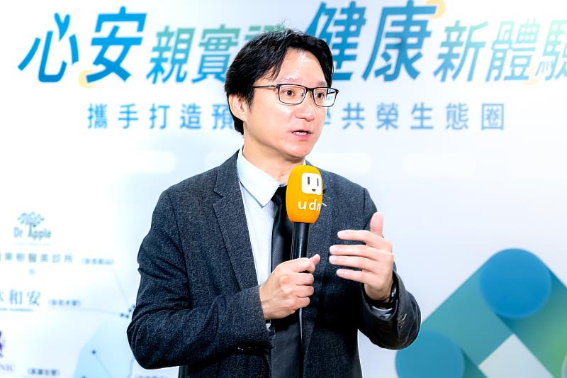 雷文虎克跨界合作啟動「心安專案」,倡議預防醫學落地化,推動全民數據化健康管理。