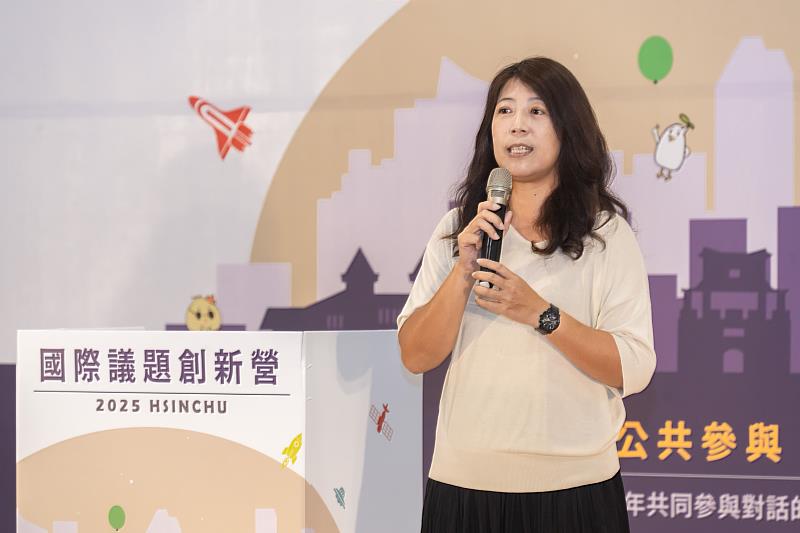 圖4.青年署公共參與組長蔡君蘋致詞。