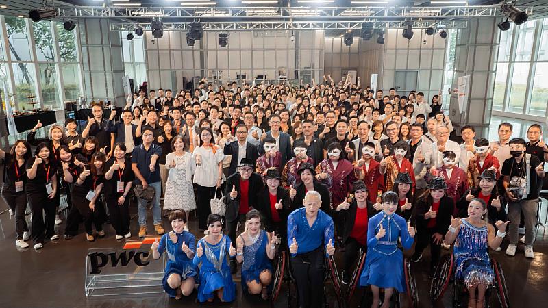 PwC Taiwan於2025年8月23日舉辦年度晉升派對，超過 180 位晉升同仁及其親友、合夥人以及各事業單位營運長等嘉賓齊聚一堂。
