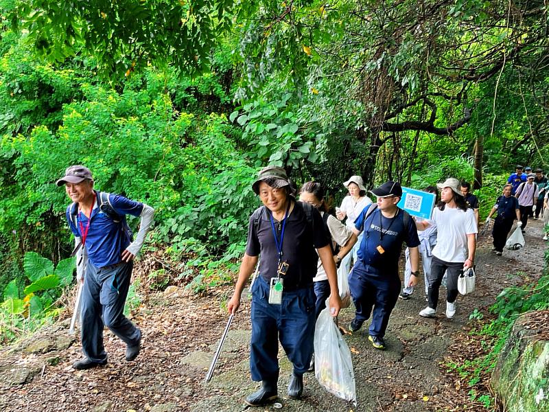 活動結合淨山，將愛護文資與環境的理念化為實際行動