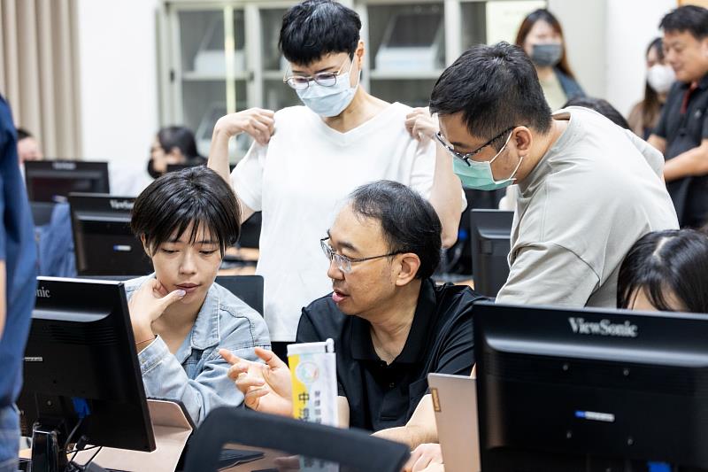 ESG淨零減碳永續人才培訓班上課照片