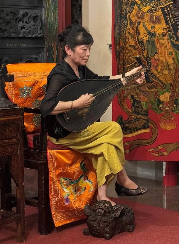 臺南再添「南管」保存者，陳進財、黃美美兩位資深藝師獲肯定。(圖為黃美美藝師)