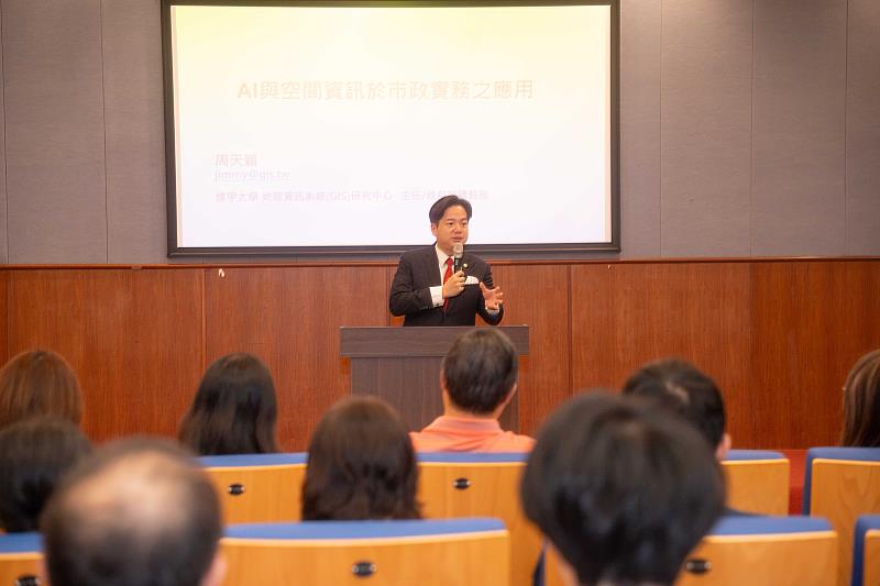 代理市長邱臣遠希望強化市府二級主管專業知能,提升施政效率
