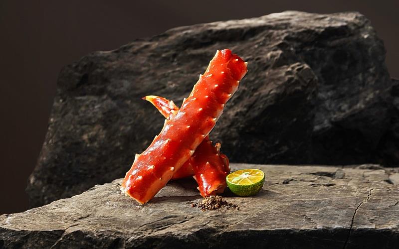 阪前七夕情人節獻上浪漫款待,內用消費套餐,即可以499元加購升級極上帝王蟹腳。