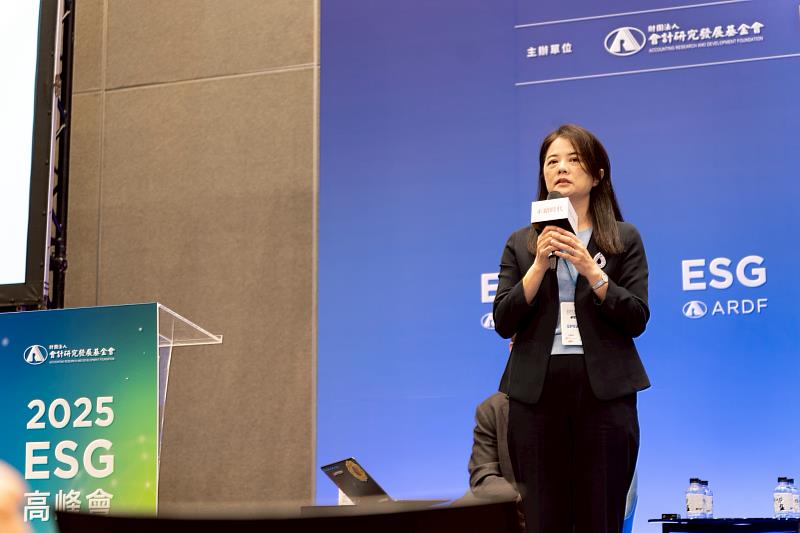 2025 ESG高峰會「碳權驅動ESG商機－臺灣建築產業的能源轉型與新價值」論壇現場中，凱基銀行李禧宜副總發表「金融業在推動淨零建築中的角色」，透過融資與投資支持綠能、公共建設及相關產業發展，並呼籲產官學攜手協助中小企業在碳盤查與KPI設定上更有方向，共同推動永續未來。