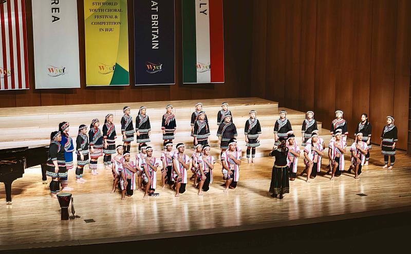 3、Tan’a Youth Choir（濁岸迴聲合唱團）演出精湛。（靈鷲山佛教教團提供）