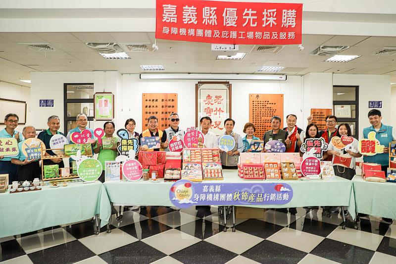 嘉縣4家身障機構推中秋禮盒,學員手作傳遞滿滿心意-3