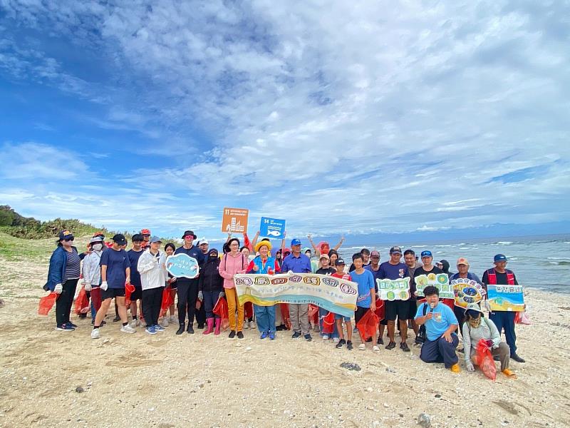 海岸的未來從這一刻開始 綠島淨灘清出179公斤海灘廢棄物 展現永續行動力