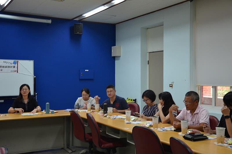 與會師長針對線上即時支援、跨校聯合議課與成果檢核等三大共識熱烈討論。
