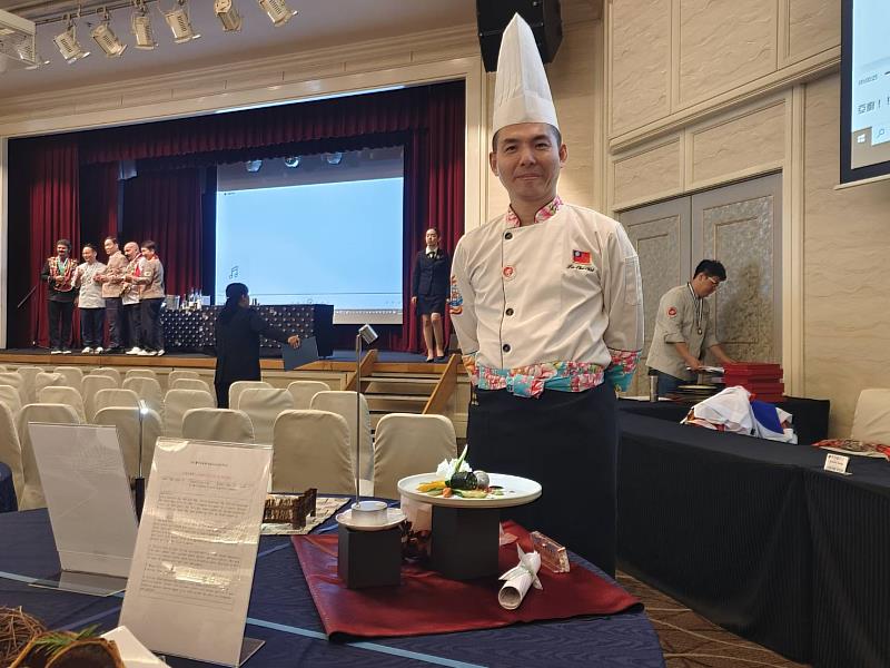 中臺科大食科系呂哲維老師以蔬食作品登上國際舞台，榮獲蔬食料理金牌