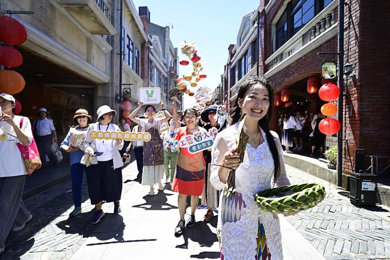 活動首日以「臺灣工藝船藝開幕派對」揭幕,結合地方工藝踩街,熱鬧迎接盛會登場。