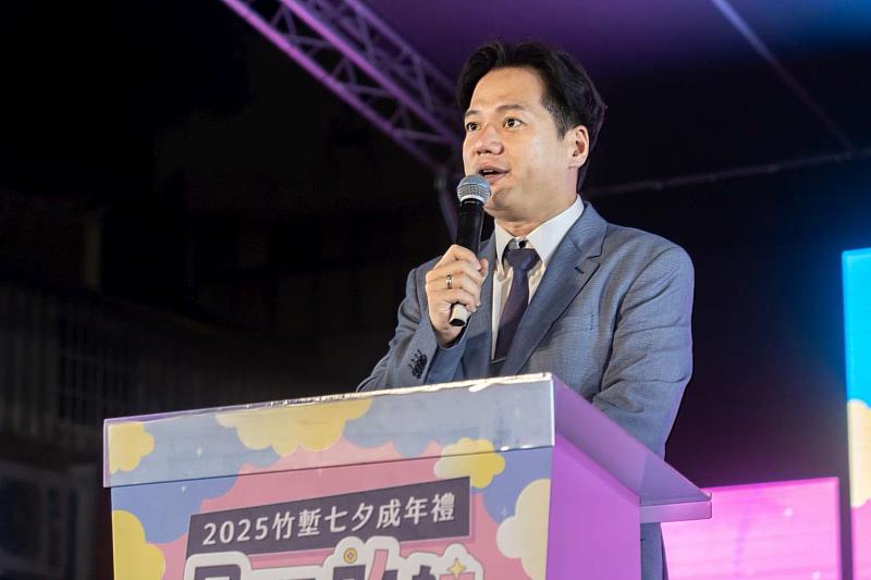 邱臣遠代理市長致詞。