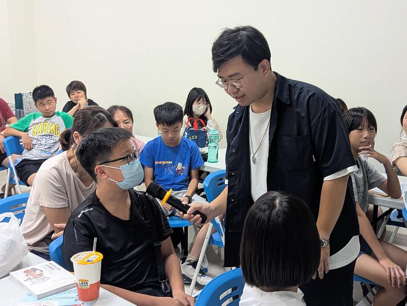 第6屆兒少代表蔡長佑同學與兒少QA互動