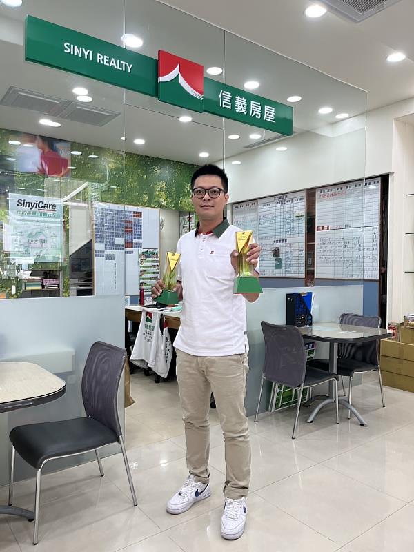 信義房屋新莊店專案經理黃宗聖以充足的準備、細膩的關懷,成為客戶房產買賣路上最可靠的顧問與朋友。