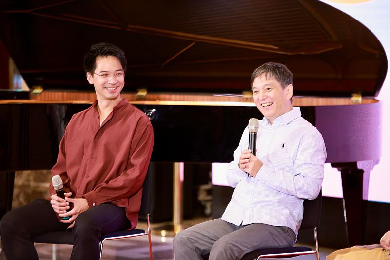 首席客席指揮水藍長年旅居丹麥，於藝術家對談分享北歐樂季策劃概念；陳廷威為挪威奧斯陸愛樂管弦樂團(OSLO PHILHARMONIC)長笛首席，亦分享他的北歐工作心得