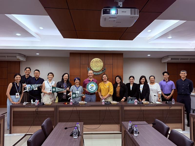 東華大學代表團拜訪泰國清邁大學合影。