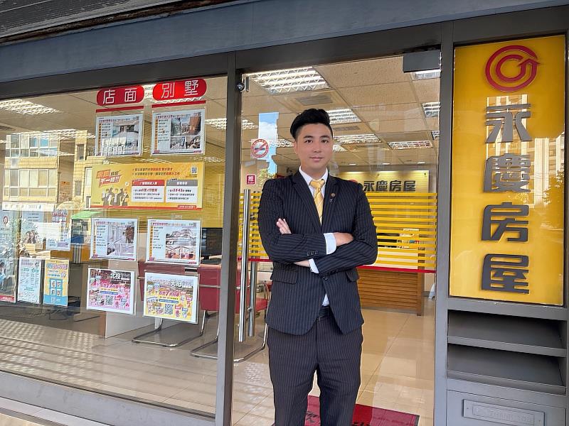 永慶房屋陳翊昇店長用專業和細膩的服務圈粉無數，更有客戶上Google為他給出五星好評推薦！