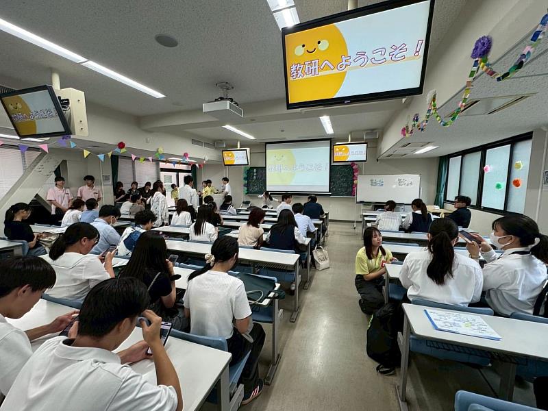東華大學學生與香川大學學生交流觀摩之二。
