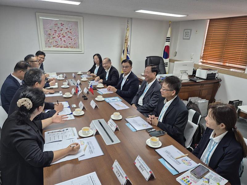 2025年救國團幹部韓國訪問團與韓國青少年聯盟金賢執總裁交流座談