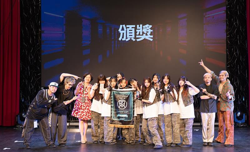 冠軍第第一名 E.M.P crew台北市育達高中