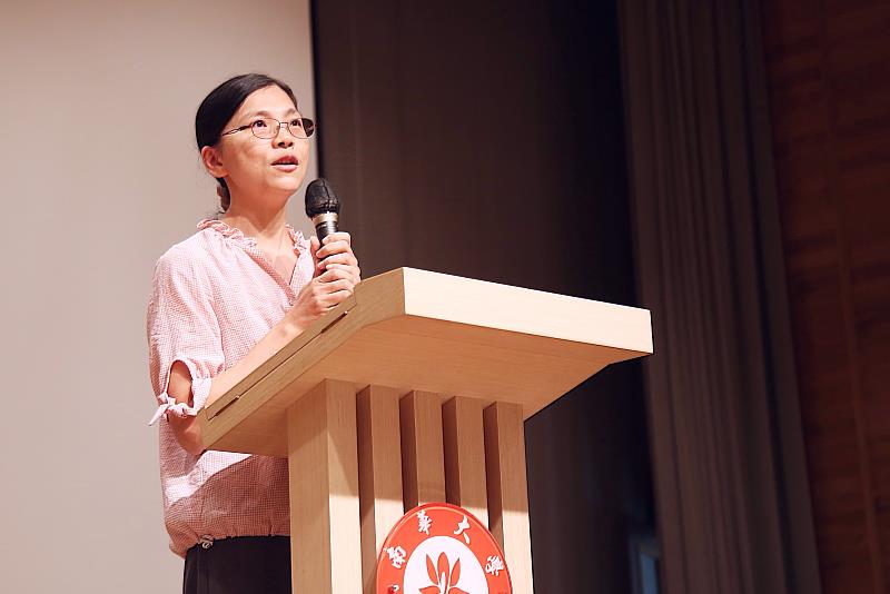 南華大學辦理全國生命教育教師營，教育部學生事務及特殊教育司許文溱專門委員致詞。
