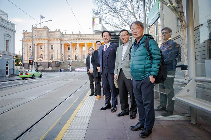 代理市長邱臣遠率團參訪墨爾本地鐵及環保等基礎建設