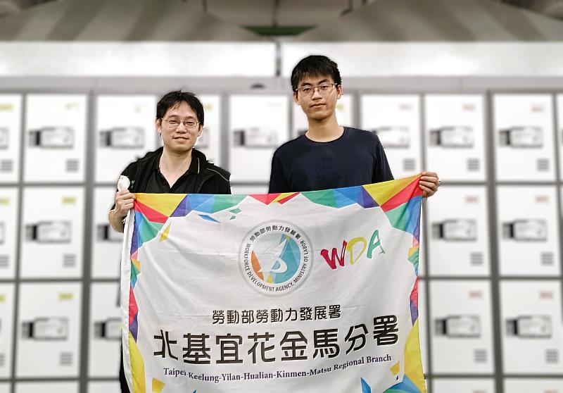 北分署工業機械職類選手潘柏丞(右)正全力拚搏國手代表權