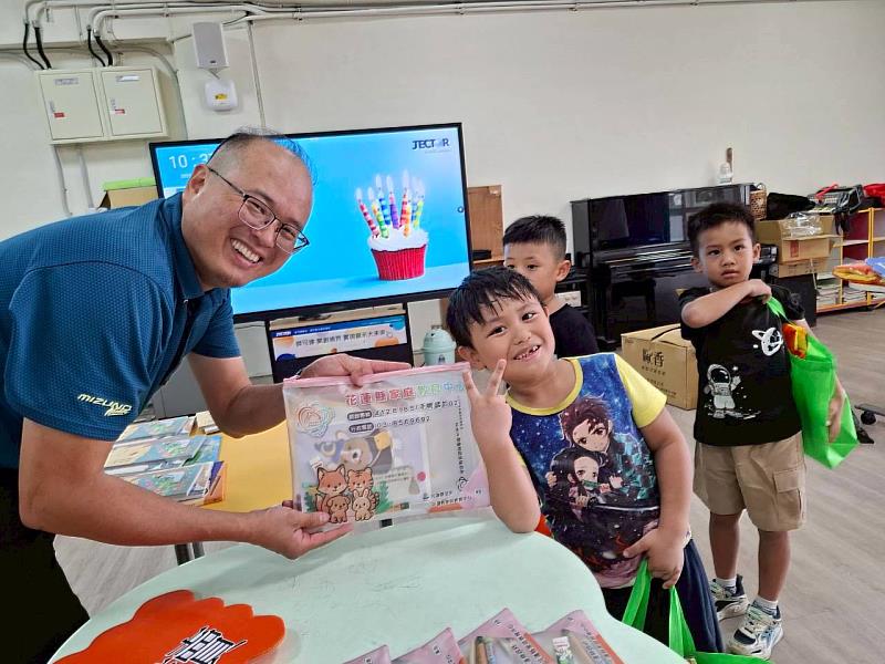 本次發送101所本縣公私立小學，發送超過2300份