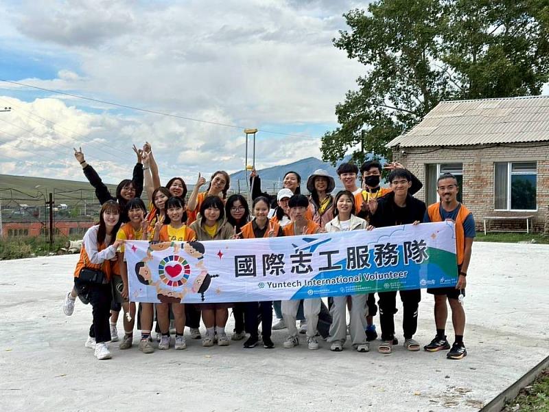 01本校國際志工與微客志工夥伴合影