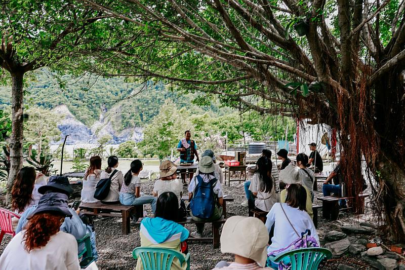 從部落文化到山林知識 帶領青年走入「土坂時間」 臺東青年走讀打造人生節奏的另一種可能