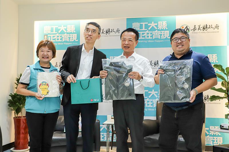 企業送溫情，台灣人壽捐300萬元助嘉義縣災後復原-4