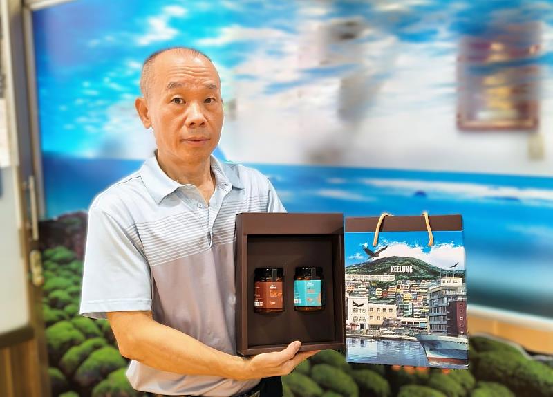 「蔡技食品」選用基隆八斗子新鮮漁獲製作海鮮醬禮盒，保留自然海味