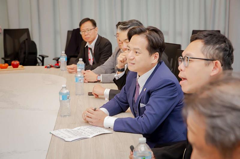 代理市長邱臣遠期望藉由參訪，助力未來智慧治理及產業數位轉型推動