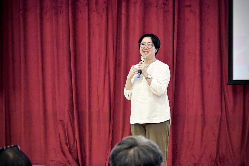 財團法人中山醫學大學董事長周英香表示，高教師資了解現況挑戰與未來趨勢，才能帶動人才素質提升。