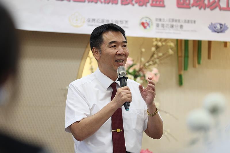 法務部保護司洪信旭司長表示，不分種族、地區和職業，醫療平權是進步國家的基本人權。洪司長感謝犯保協會以及加入司法保護醫療關懷聯盟的醫療院所，讓所有弱勢的馨生人、馨生家庭可以獲得更溫暖的對待。（攝影/徐立勤）