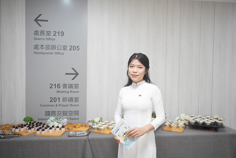 圖五 新生首次留學赴台，神情流露出緊張與期待，展現對未來學習生活的憧憬
