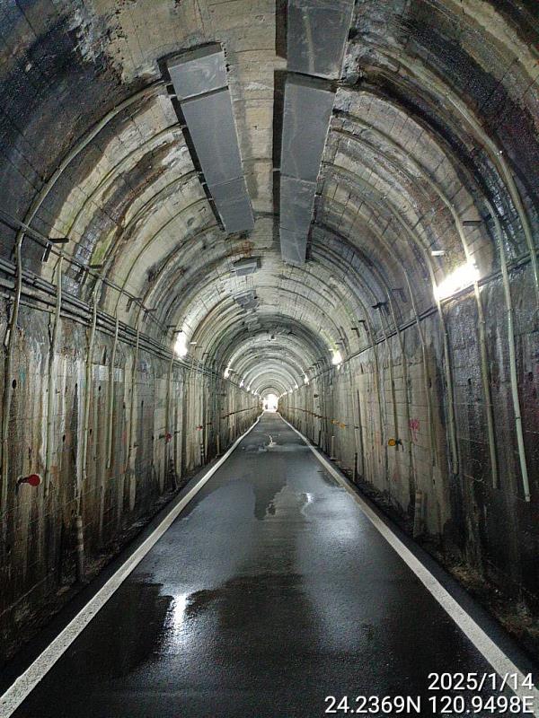橫嶺山隧道內部