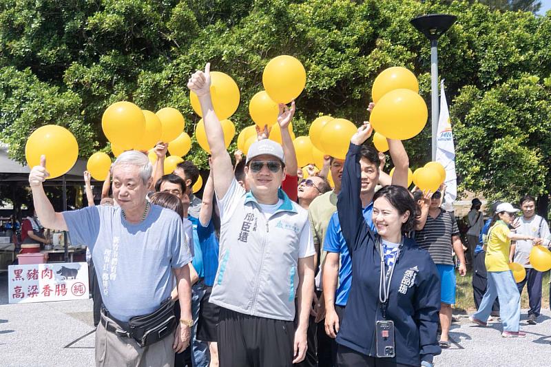 「新竹市運動i臺灣」百人排字。