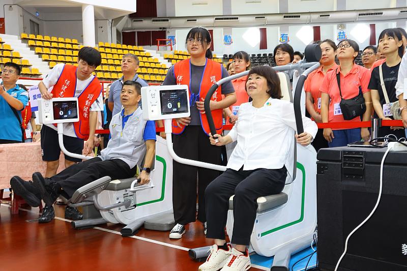 市長一同體驗科技運動魅力